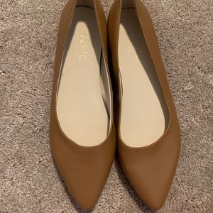 Size 9.5 Brown Dress Flats